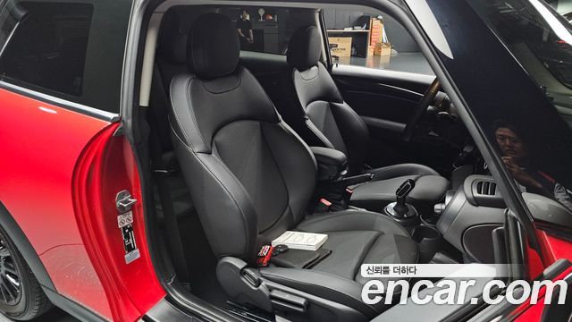 Mini Cooper 2024 — photo 11