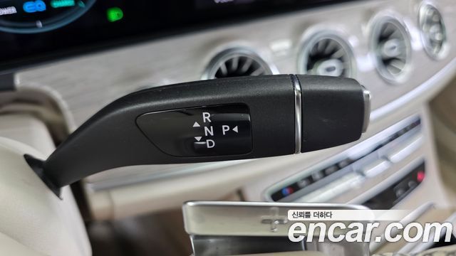 Mercedes-Benz CLS-Class 2022 — photo 12
