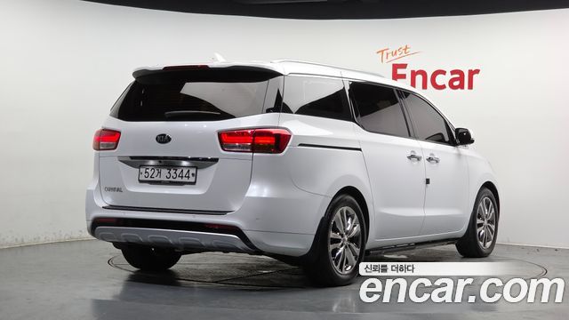 Kia Canival 2018 — photo 2