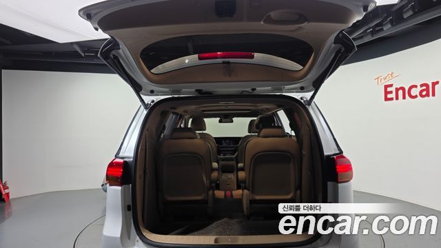 Kia Canival 2018 — photo 20