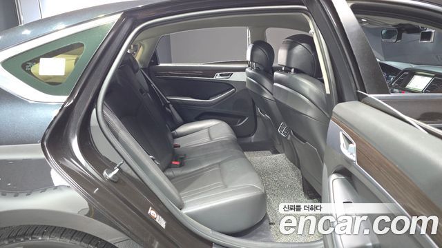 Genesis G80 2018 — photo 12