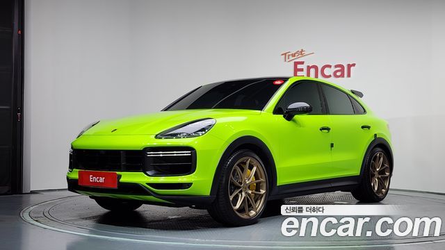 Porsche Cayenne 2022 — photo 1
