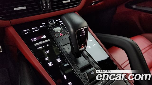 Porsche Cayenne 2022 — photo 12