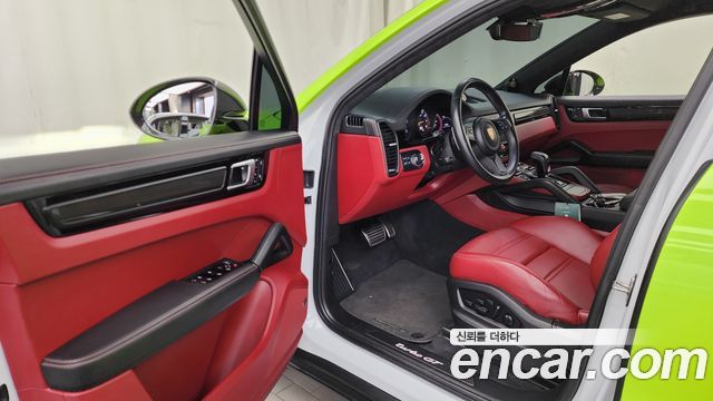 Porsche Cayenne 2022 — photo 13