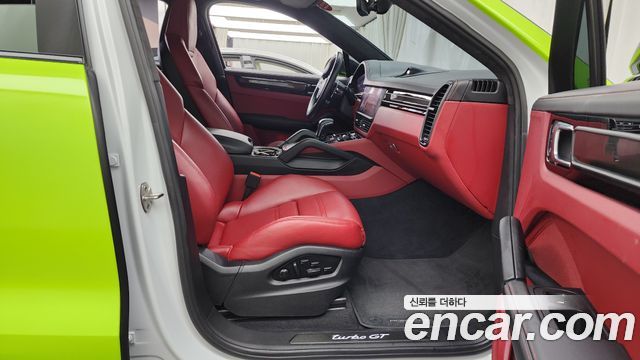 Porsche Cayenne 2022 — photo 17