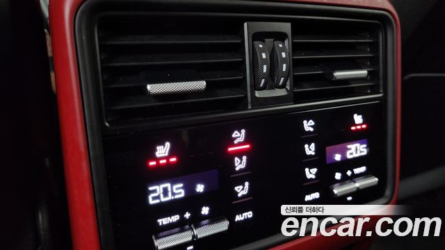 Porsche Cayenne 2022 — photo 25