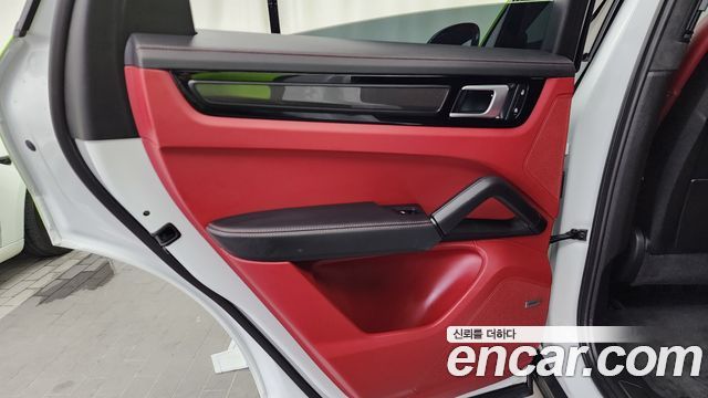Porsche Cayenne 2022 — photo 15
