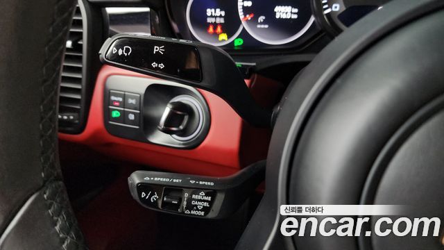 Porsche Cayenne 2022 — photo 31