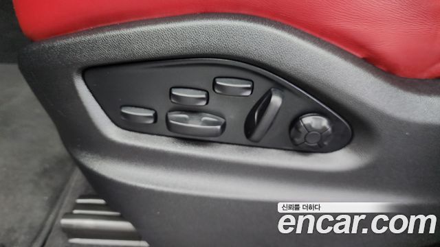 Porsche Cayenne 2022 — photo 32