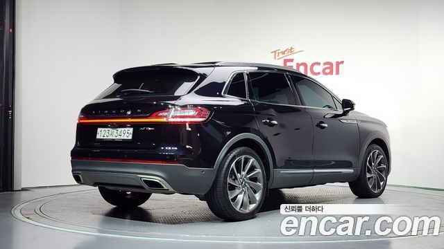Lincoln Nautilus 2020 — photo 2