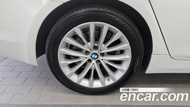 BMW 5-Series 2018 — photo 5