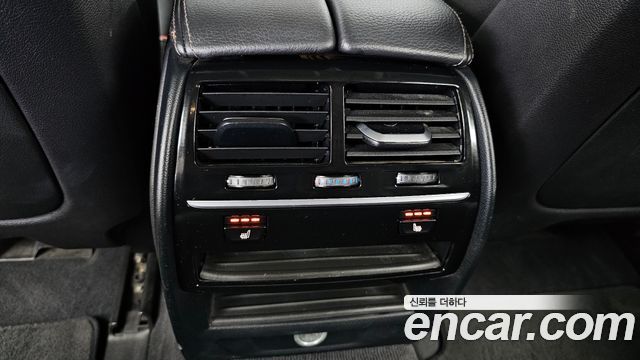 BMW 5-Series 2018 — photo 19