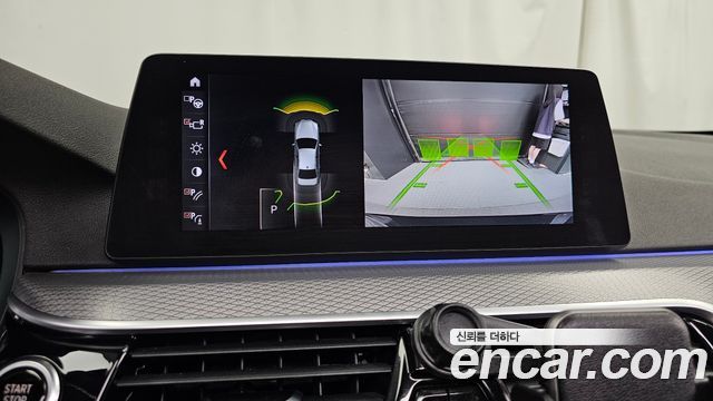 BMW 5-Series 2018 — photo 21