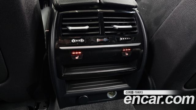 BMW 5-Series 2018 — photo 24