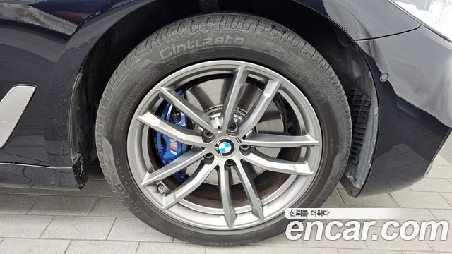 BMW 5-Series 2018 — photo 7