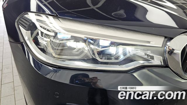 BMW 5-Series 2018 — photo 8