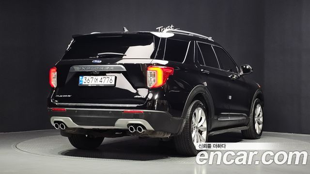Ford Explorer 2021 — photo 2