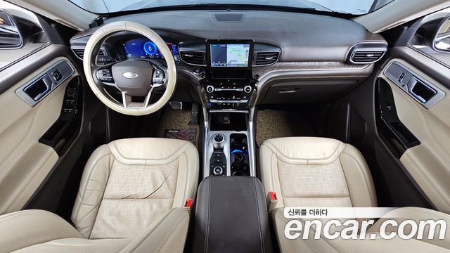Ford Explorer 2021 — photo 10