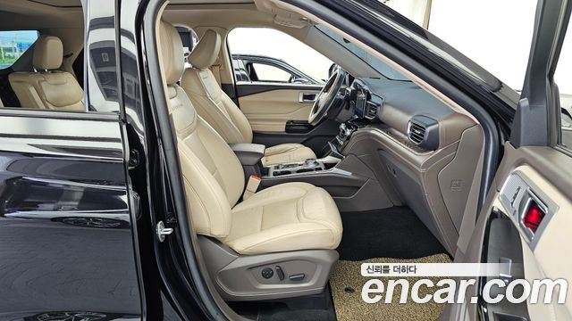 Ford Explorer 2021 — photo 17