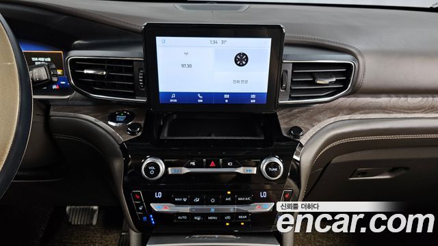 Ford Explorer 2021 — photo 20