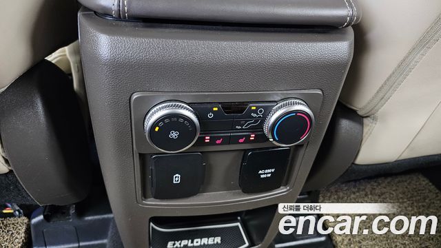 Ford Explorer 2021 — photo 25
