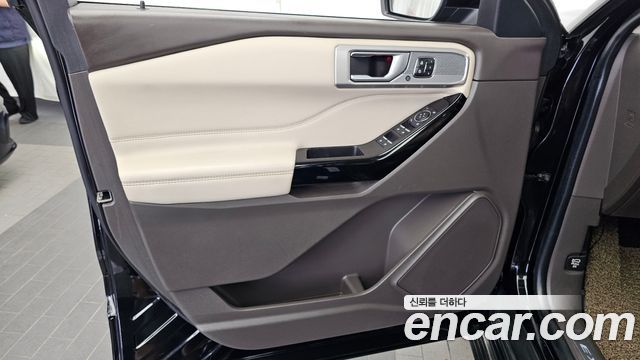 Ford Explorer 2021 — photo 14