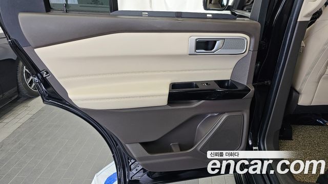 Ford Explorer 2021 — photo 15