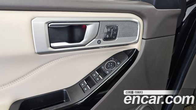 Ford Explorer 2021 — photo 29