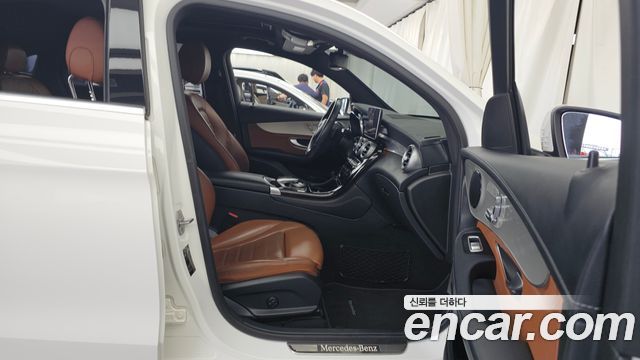 Mercedes-Benz GLC-Class 2017 — photo 11