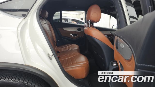 Mercedes-Benz GLC-Class 2017 — photo 12