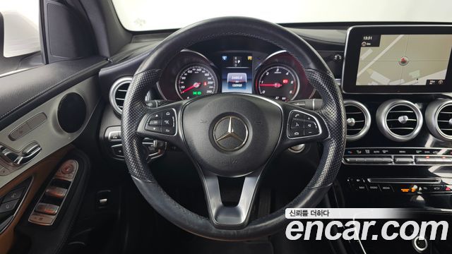 Mercedes-Benz GLC-Class 2017 — photo 13