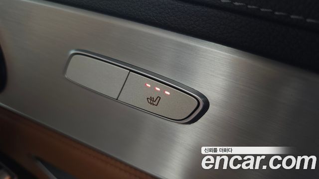 Mercedes-Benz GLC-Class 2017 — photo 17