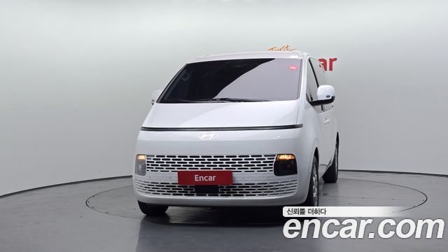 Hyundai Staria 2025 — photo 3