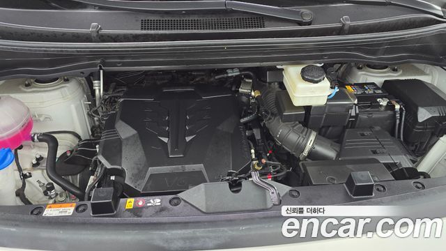 Hyundai Staria 2025 — photo 6