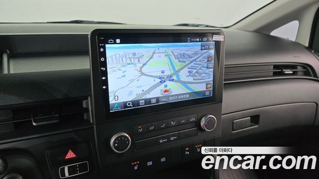 Hyundai Staria 2025 — photo 12