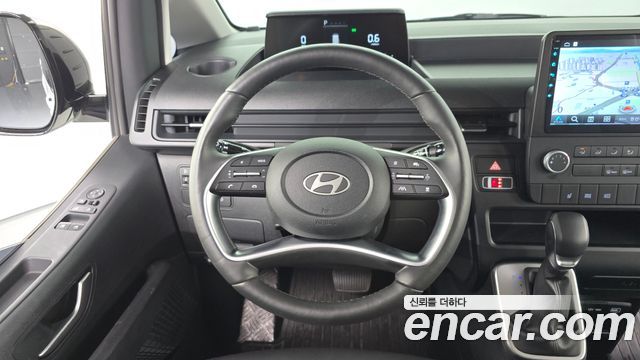 Hyundai Staria 2025 — photo 13