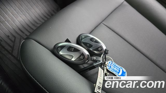 Hyundai Staria 2025 — photo 15