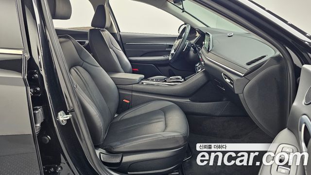 Hyundai Sonata 2022 — photo 17