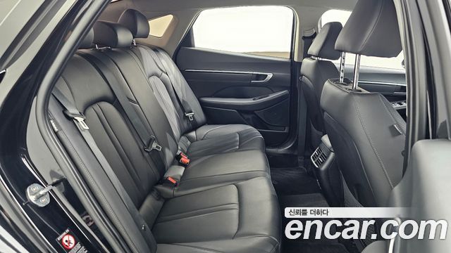 Hyundai Sonata 2022 — photo 18