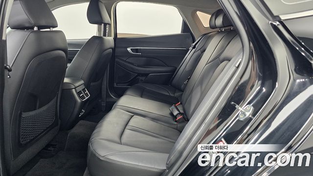Hyundai Sonata 2022 — photo 16