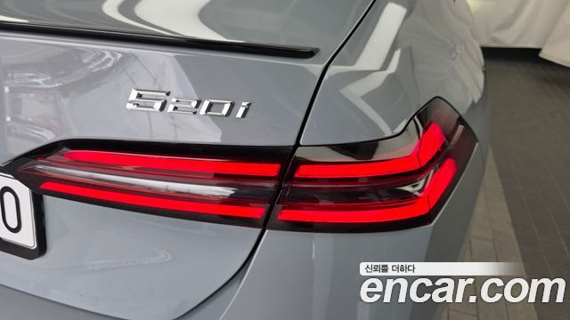 BMW 5-Series 2026 — photo 8