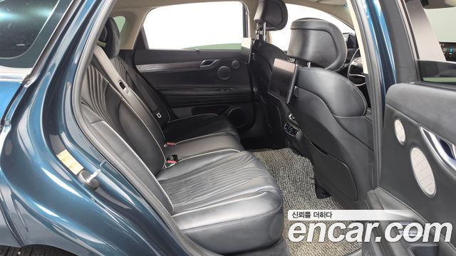 Genesis G80 2022 — photo 17