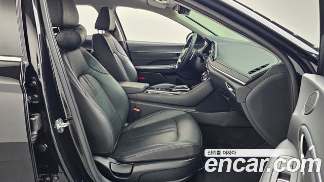 Hyundai Sonata 2022 — photo 17