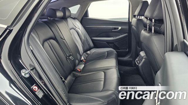Hyundai Sonata 2022 — photo 18