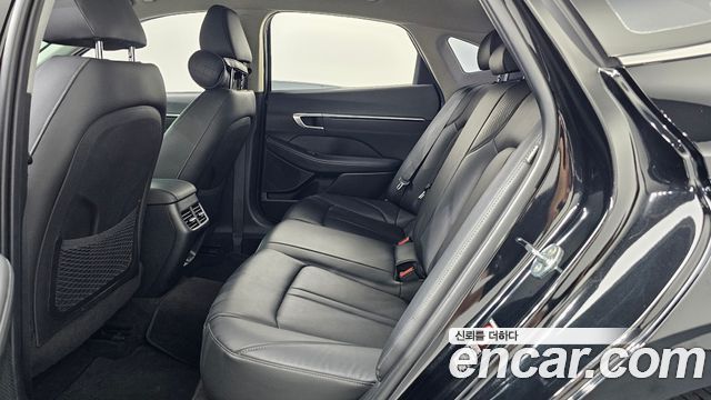 Hyundai Sonata 2022 — photo 16
