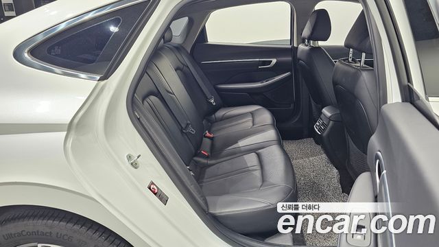 Hyundai Sonata 2022 — photo 18