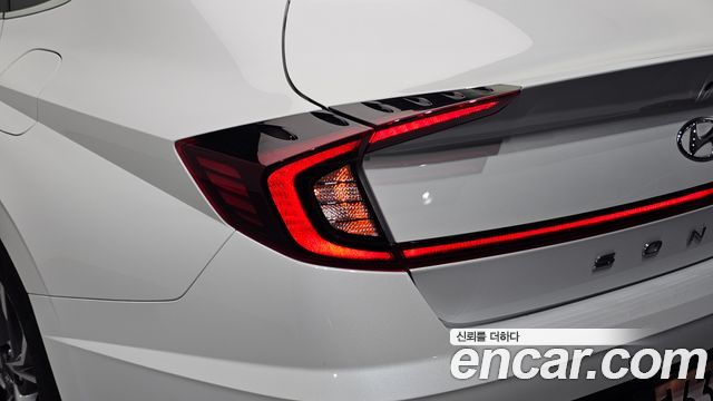 Hyundai Sonata 2022 — photo 9