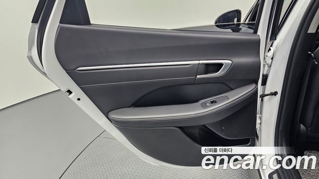 Hyundai Sonata 2022 — photo 15