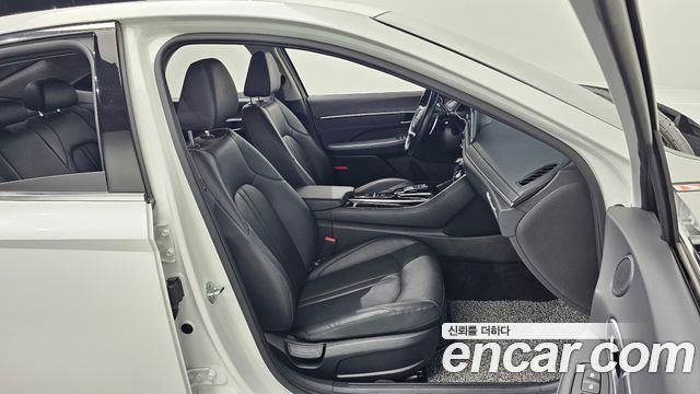 Hyundai Sonata 2022 — photo 16