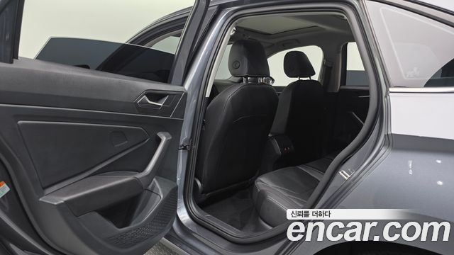 Volkswagen Jetta 2023 — photo 22